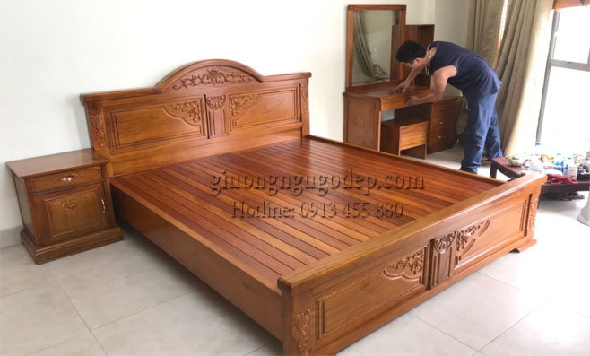 Với kiểu dáng đơn giản, tinh tế và sang trọng, giường gỗ đang thu hút rất nhiều sự quan tâm của các khách hàng. Nếu bạn yêu thích phong cách thiết kế tối giản, hãy đến với các sản phẩm giường gỗ đơn giản và đẹp mắt để trang trí cho ngôi nhà của mình.